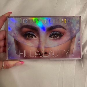 Mercury Retrograde Huda Beauty palette